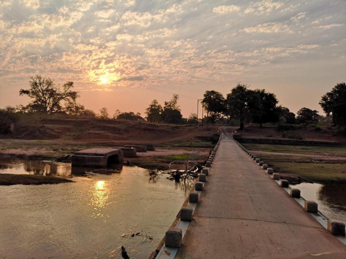 Lodge Nthakeni Bush & River Camp *