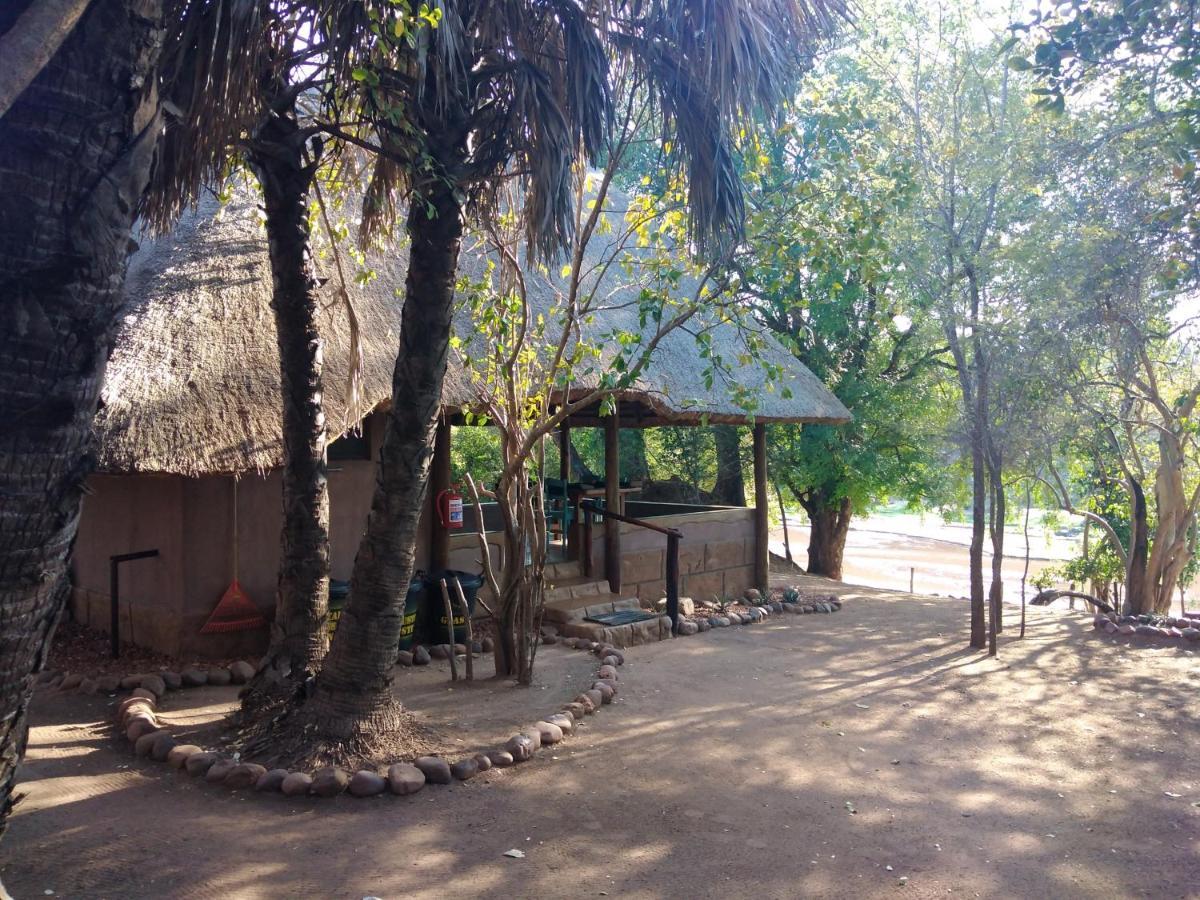Nthakeni Bush & River Camp Lodge
