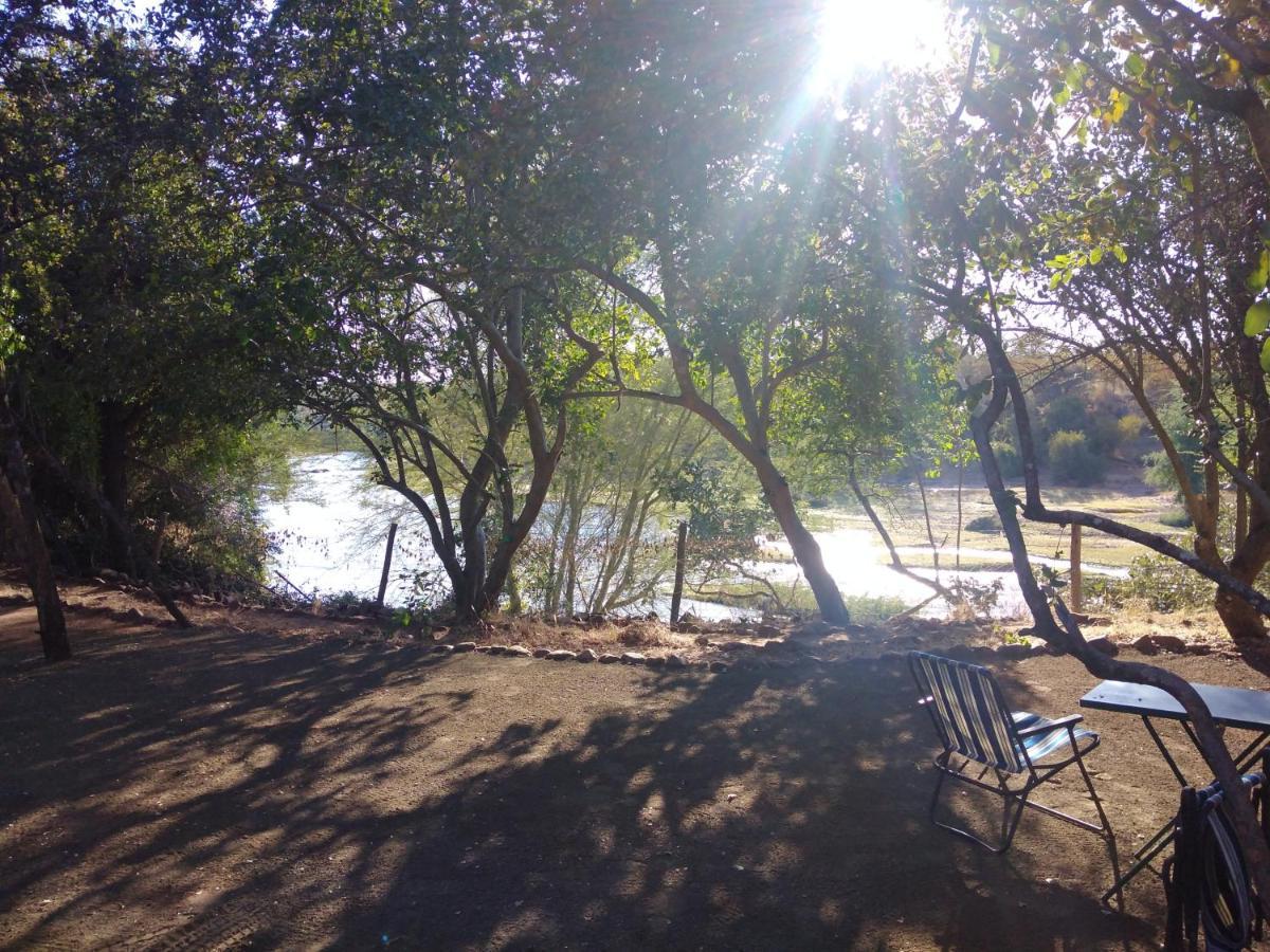 Lodge Nthakeni Bush & River Camp
