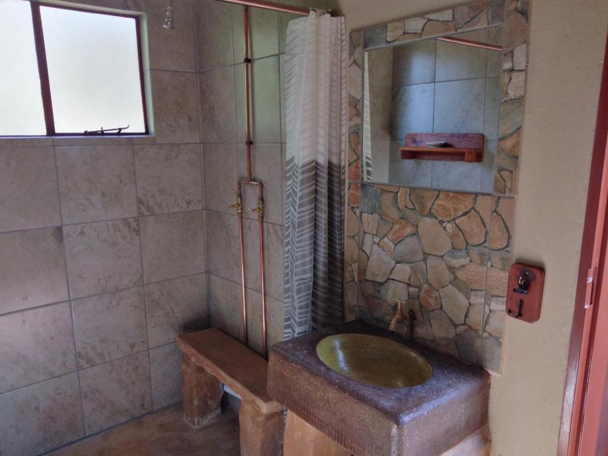 Nthakeni Bush & River Camp Lodge