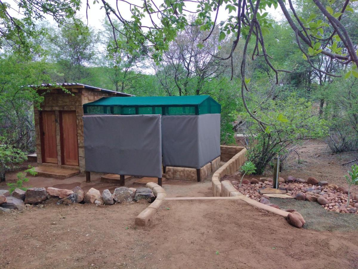 Nthakeni Bush & River Camp Lodge